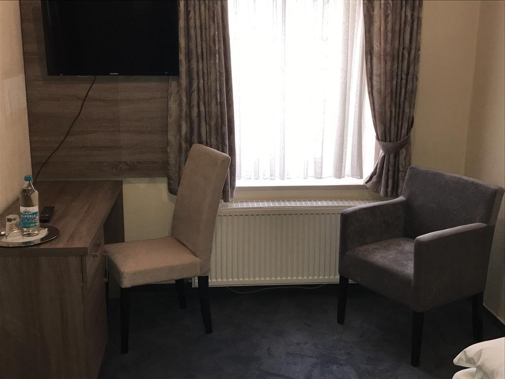 Hotel Junkerhaus Бад Залцуфлен Стая снимка