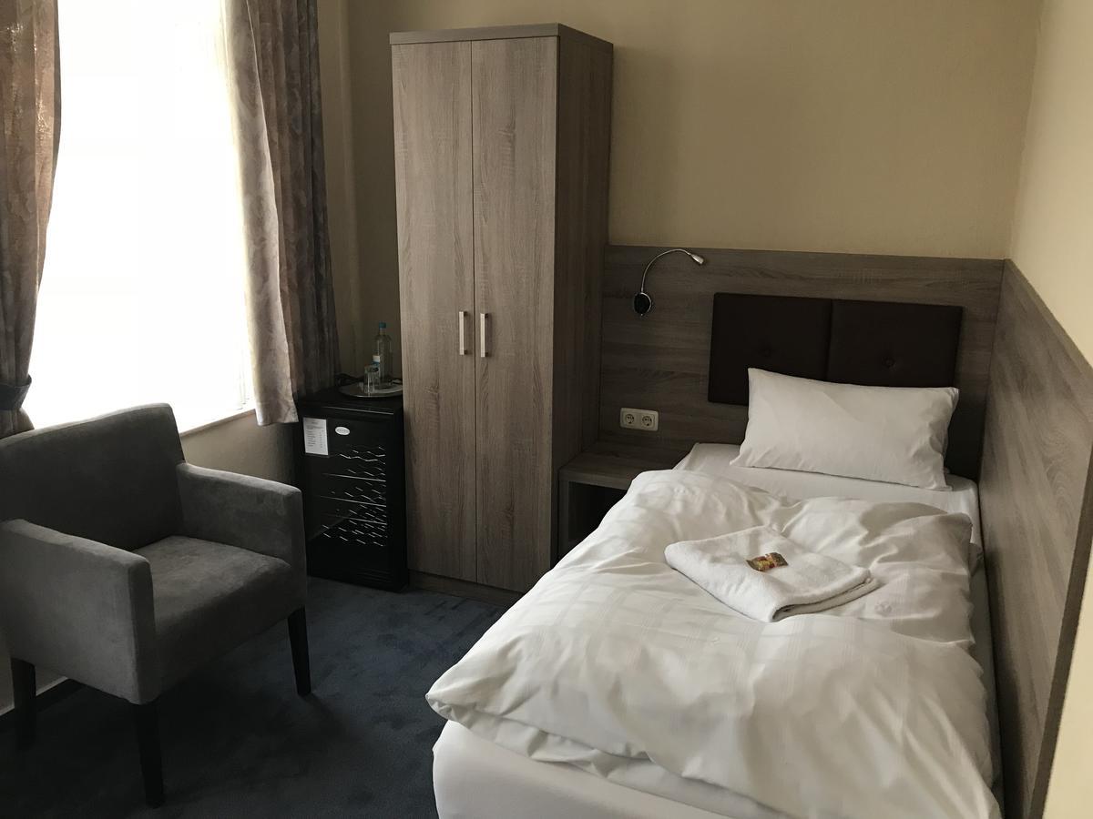 Hotel Junkerhaus Бад Залцуфлен Екстериор снимка