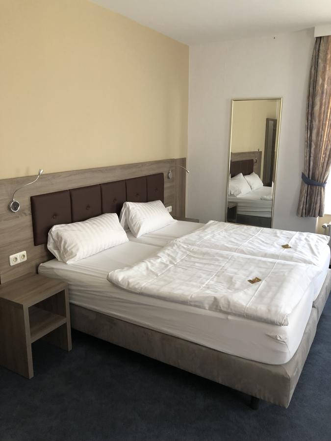 Hotel Junkerhaus Бад Залцуфлен Екстериор снимка