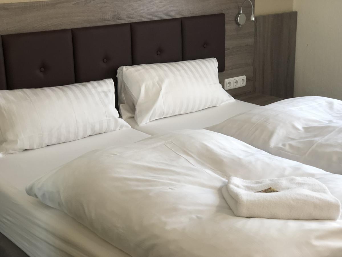 Hotel Junkerhaus Бад Залцуфлен Екстериор снимка